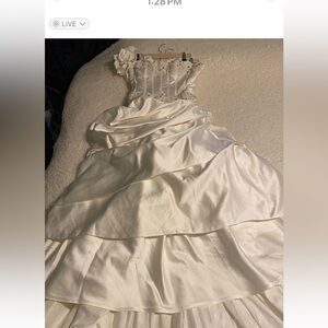 Elegant White Strapless Gown